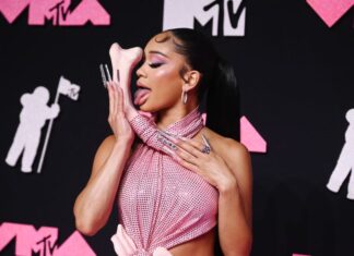 Saweetie Baffles Internet With Pink Bonecessories At 2023 VMAs