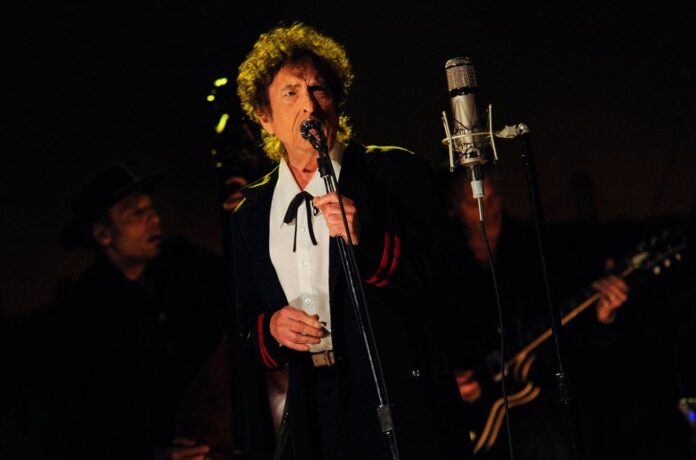 Bob-Dylan-2015-billboard-1548.jpg