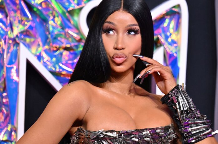 Cardi-B-vma-red-carpet-03-cl-billboard-1548.jpg