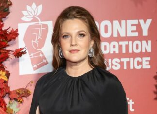 Drew Barrymore Pausing Talk Show Return Amid Writers Strike Pushback – The Hollywood Reporter