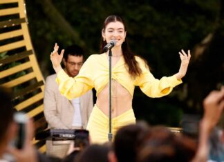 Lorde Shares Painful Truths in Emotional Letter to Fans: ‘I’m Living With Heartbreak Again’
