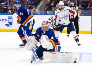 Semyon Varlamov happy to remain with Islanders as backup goalie