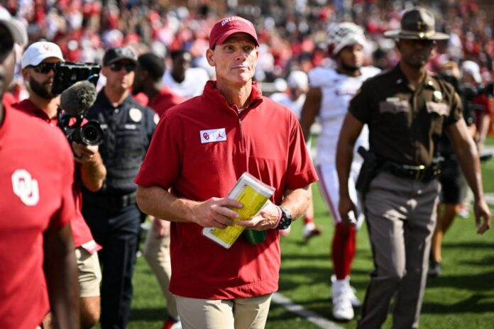 Oklahoma-head-coach-Brent-Venables.jpg