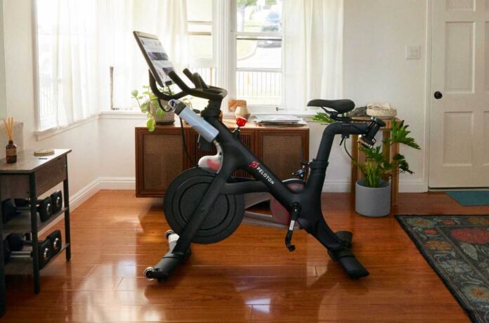 Peloton-bike-sale-billboard-1548.jpg