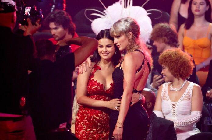 Selena-Gomez-and-Taylor-Swift-2023-vma-show-a-billboard-1548.jpg