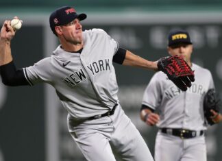 Zach McAllister makes Yankees debut 17 years after being drafted