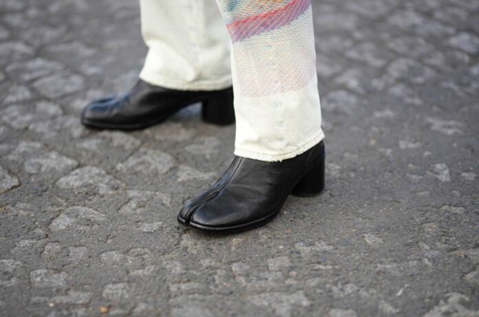 black-boots-billboard-1548.jpg