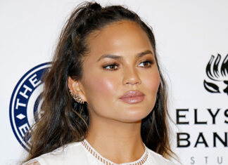 Chrissy Teigen Loves This $20 Treatment for Glowing Skin – Hollywood Life