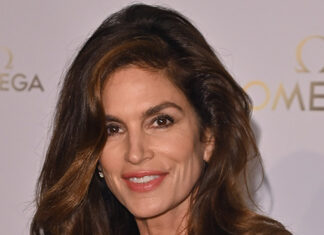Cindy Crawford Goes Makeup-Free After Shocking Oprah Reveal: Photo – Hollywood Life
