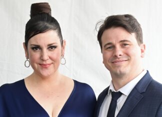 How Melanie Lynskey Helped Jason Ritter Through Sobriety Journey