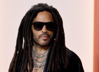 Lenny Kravitz Brings Back Giant Viral Scarf in First TikTok Post: ‘It’s the First Day of Fall’