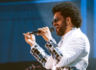 Maxwell and SiR Fire Up Fans at the Hollywood Bowl