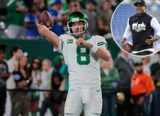 Jets coach Marquan Manuel applauds Aaron Rodgers for influence