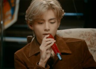 V Gets Up Close & Personal With Musicians for Cozy ‘Love Me Again’ Band Session: Watch