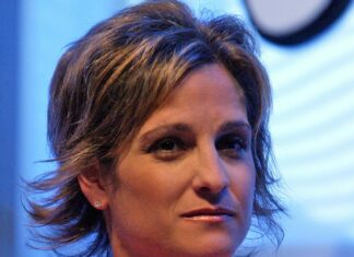Mary Lou Retton Suffers 'Scary Setback,' Remains In ICU