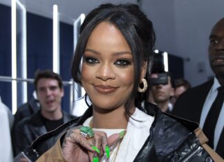Billionaire Babe Rihanna Working On Comeback Tour