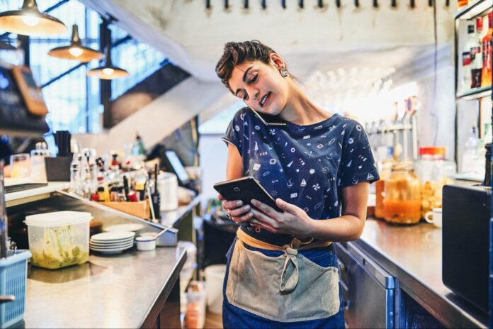 1695755476-key-metrics-franchise-restaurants-g-1187264515.jpg