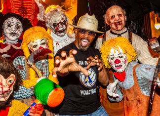 Jamie Foxx Pops Up At Universal Studios’ Halloween Horror Nights