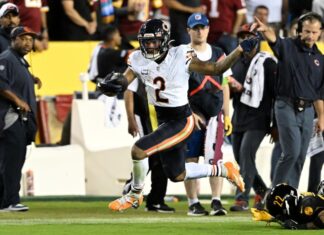 Refs ripped for controversial out-of-bounds call Bears’ D.J. Moore catch
