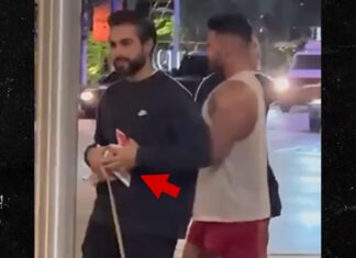 Miami Dentist Fired for Ripping Down Posters of Missing Israelis