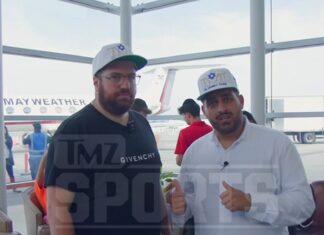Floyd Mayweather's Plane Delivers Over 5,000 Lbs. Of Supplies To Israel