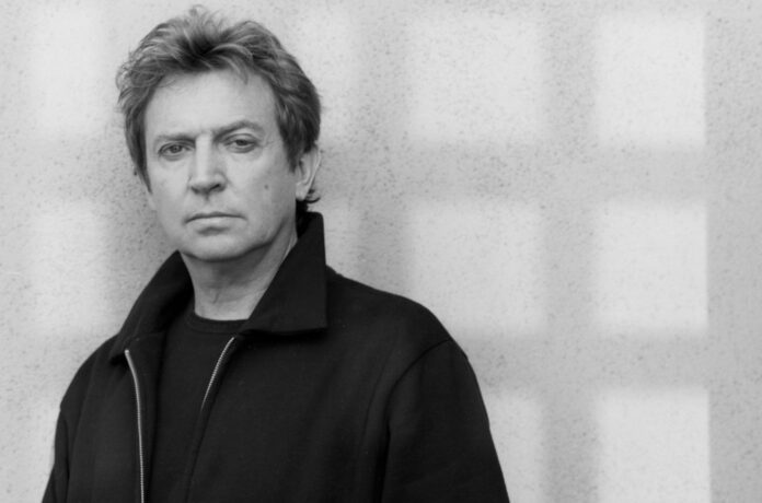 Andy-Summers-cr-Dennis-Mukai-press-2023-billboard-1548.jpg