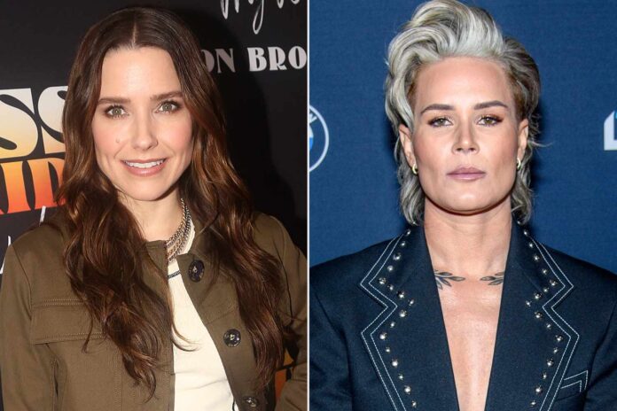 Ashlyn-Harris-sophia-bush-tout-101723-3e5cd5d6937c40febb95331b53a9630d.jpg