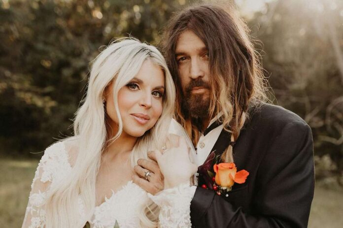 Billy-Ray-Cyrus-Wedding-101123-tout-659193624684457c96dd2b53cd7e0940.jpg