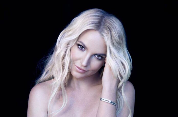 Britney-Spears-a-klo-billboard-1548.jpg