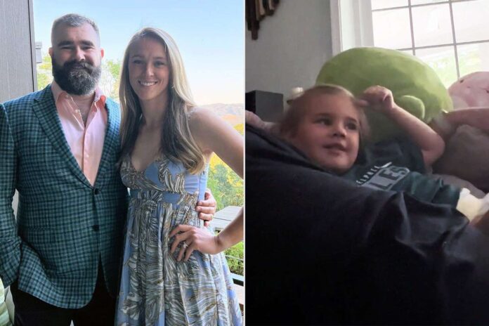 Jason-kelce-wife-jokes-daughter-is-a-swiftie-100923-tout-1412eff6e9814fa0a09a7692801ef8da.jpg