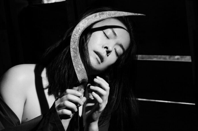 Mitski-bw-press-cr-Ebru-Yildiz-2023-billboard-1548.jpg