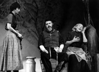 ‘Fiddler on the Roof’ actress dies at 92