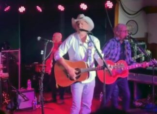 Kevin Costner plays sold-out show after ‘Yellowstone’ exit