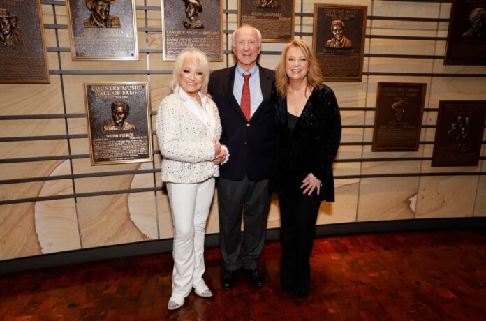 PATTY-LOVELESS-BOB-MCDILL-AND-TANYA-TUCKER-billboard-1548.jpg