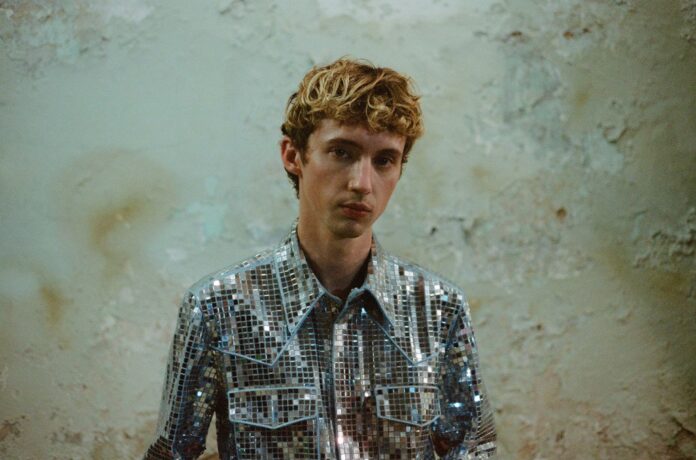 Troye-Sivan-press-Credit-Terrence-OConnor-2023-billboard-1548.jpg