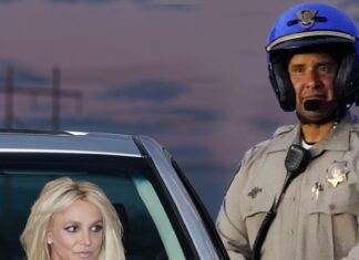 Britney Spears Ticketed for Driving Without License and Insurance