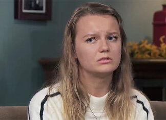 Savanah and Breanna Brown ‘Ignore’ Each Other at School Amid Rift – Hollywood Life