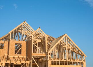 Homebuilder sentiment falls again as mortgage rates climb toward 8%