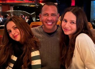 How Alex Rodriguez Discusses Dating With His Daughters Natasha & Ella