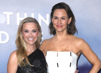 How Reese Witherspoon Supported Jennifer Garner in "Very Hard" Moment
