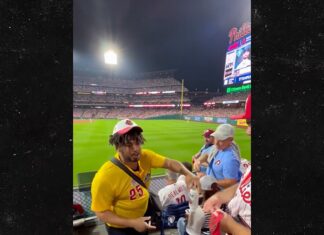 Anonymous Fan Buys $4,500 Worth Of Beer For Phillies Fans At Playoff Game