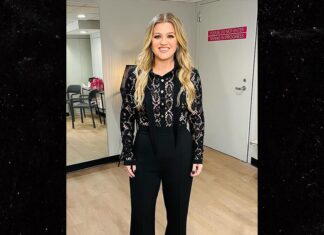 Kelly Clarkson Fans Shocked by New Slim Look Following Bitter Divorce