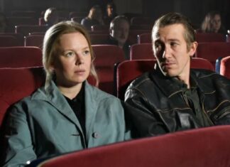 Fallen Leaves Review | A Mild and Fleeting Romantic Comedy That Leaves Us Wishing for More