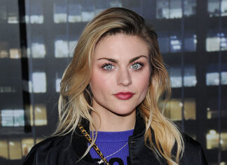 Kurt Cobain’s Daughter Frances Bean Marries Tony Hawk’s Son Riley – Hollywood Life