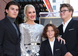 Gwen Stefani’s Sons Are Almost Taller Than Her at Walk of Fame Ceremony – Hollywood Life