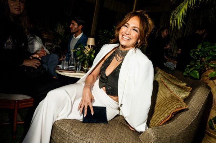 jennifer-lopez-la-oct-2023-billboard-1548.jpg