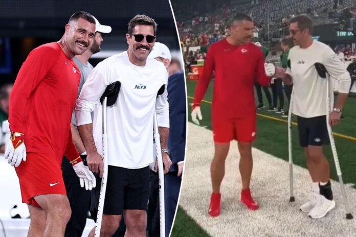 kelce-rodgers-chat.jpg