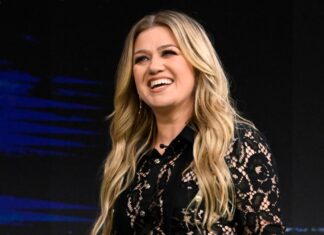 Kelly Clarkson Clarifies She Didn’t ‘Bash’ Taylor Swift & Travis Kelce’s Romance