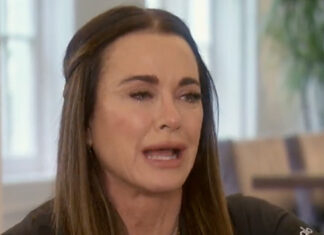Kyle Richards Cries Over Her Marriage – Hollywood Life