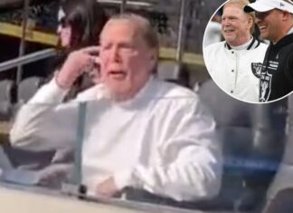 Mark Davis shouts at Raiders fans who want Josh McDaniels fired